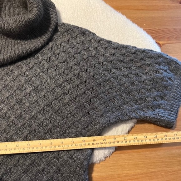 Old Navy Womens Gray Mohair Wool Blend Cowl Neck Tunic Knit Sweater Sz Medium - Picture 10 of 11